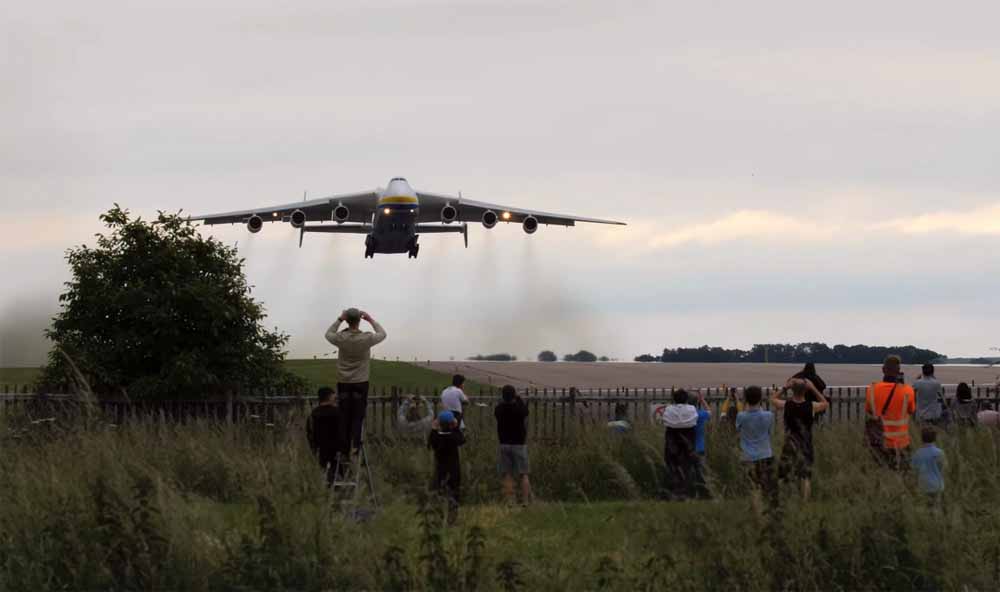 Ан-225 «Мрия», лайнер, Украина, Великобритания, забор